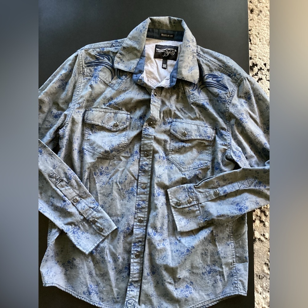 Moon Shine Spirit by Brad Paisley pearl snap button down -SZ M